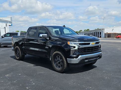 Used 2025 Chevrolet Silverado 1500 LT w/ Texas Edition Plus RWD image 2