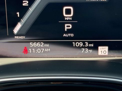 Used 2025 Audi Q8 Premium w/ Convenience Package AWD/4WD image 23