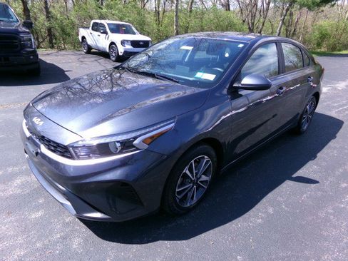 Used 2023 Kia Forte LXS image 5