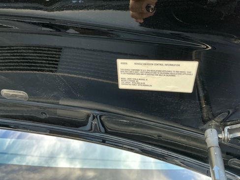 Used 2022 Tesla Model S image 25