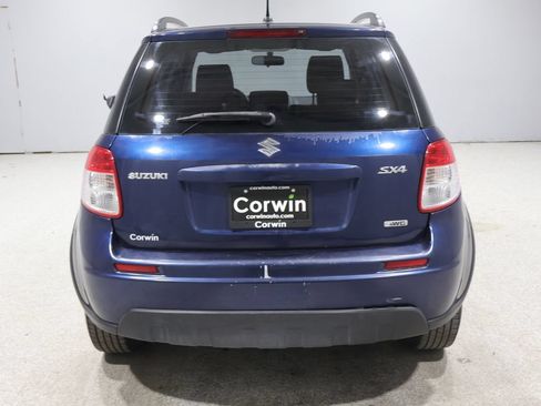 Used 2010 Suzuki SX4 AWD Hatchback image 3