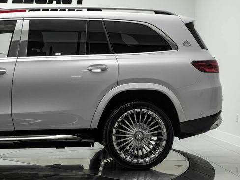 Used 2026 Mercedes-Benz Maybach GLS 600 4MATIC image 19