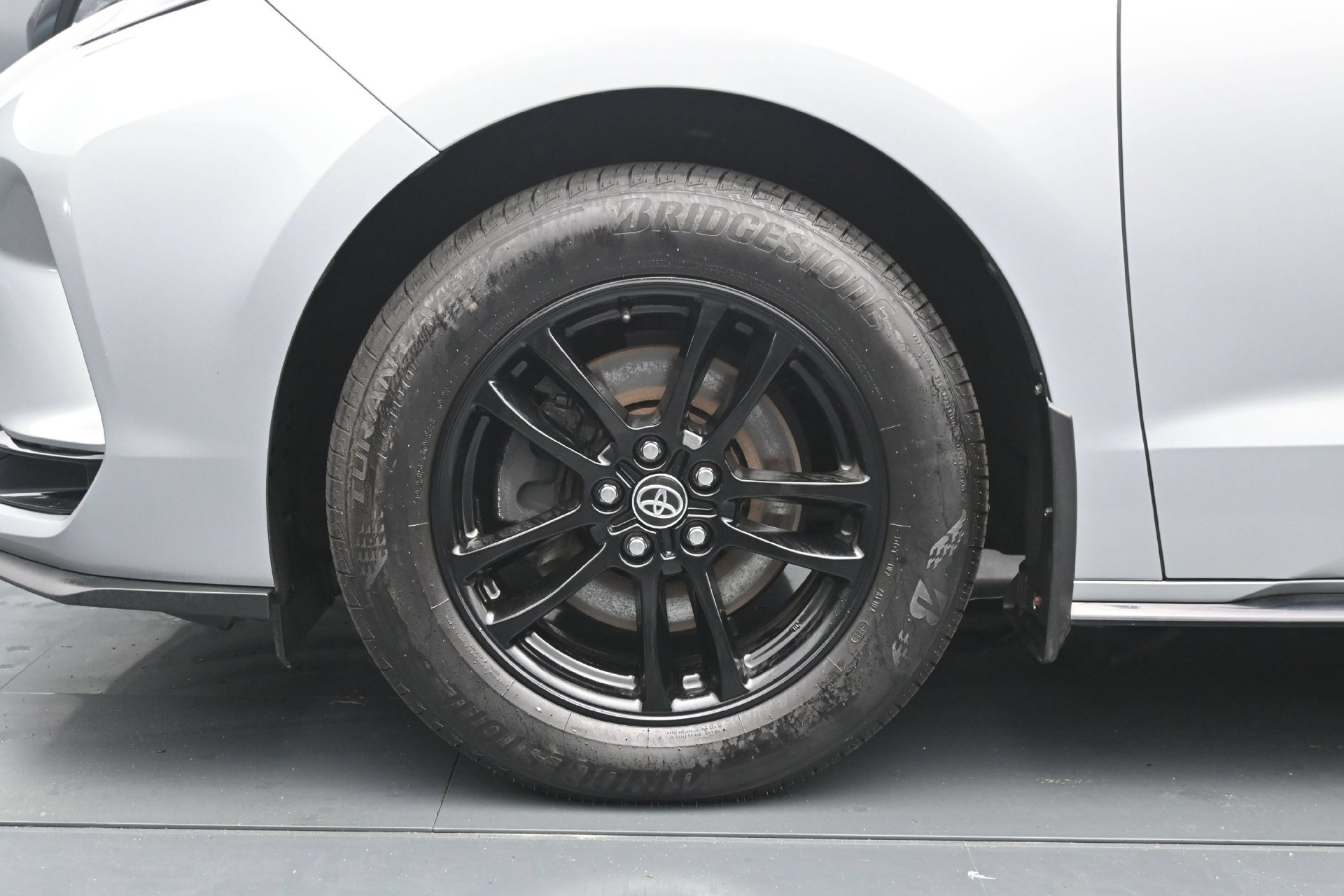 Used 2025 Toyota Sienna XSE AWD/4WD image 27