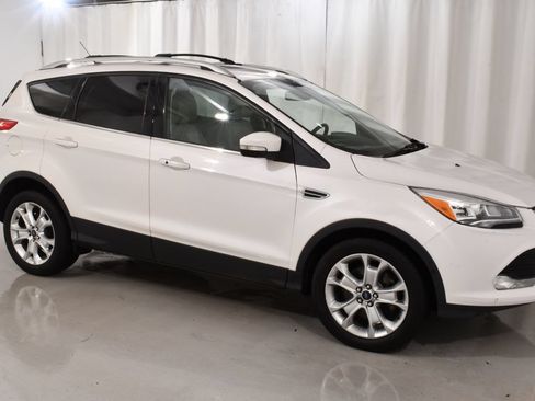 Used 2016 Ford Escape Titanium w/ Equipment Group 301A AWD/4WD image 5