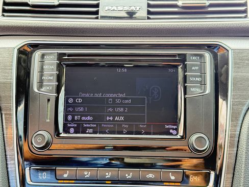 Used 2018 Volkswagen Passat 2.0T SE image 52