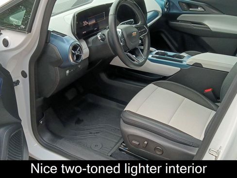 Used 2024 Chevrolet Equinox EV LT w/ Active Safety Package 3 FWD image 3