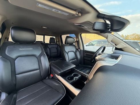 Used 2019 RAM 1500 Laramie AWD/4WD image 22