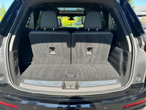 Used 2024 Cadillac XT6 Premium Luxury image 24