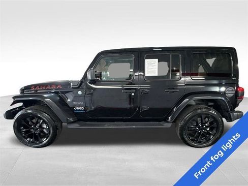 Used 2023 Jeep Wrangler Unlimited Sahara w/ Cold Weather Group AWD/4WD image 8