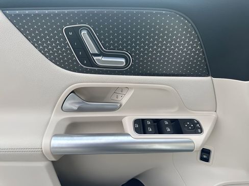 Used 2025 Mercedes-Benz GLA 250 image 24