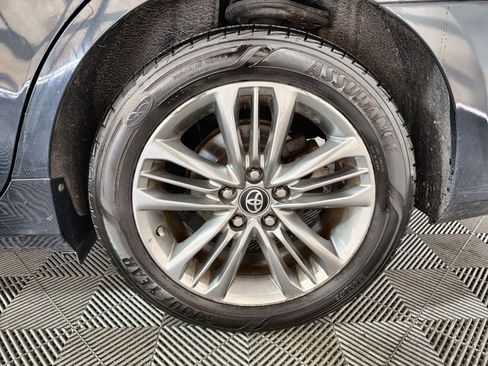 Used 2017 Toyota Camry XLE image 12