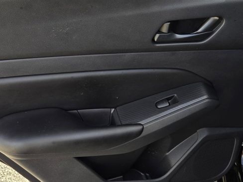 Certified 2024 Nissan Altima 2.5 S FWD image 9