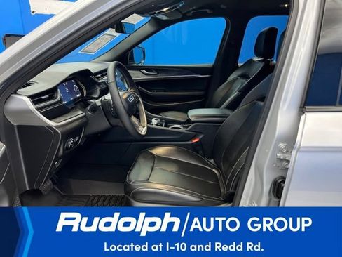 Used 2025 Jeep Grand Cherokee L Limited AWD/4WD image 11