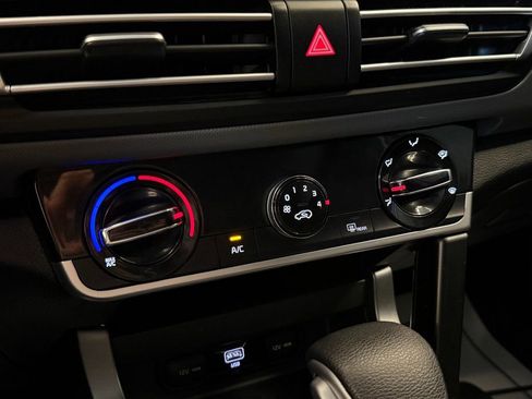 Used 2023 Kia Seltos LX image 11