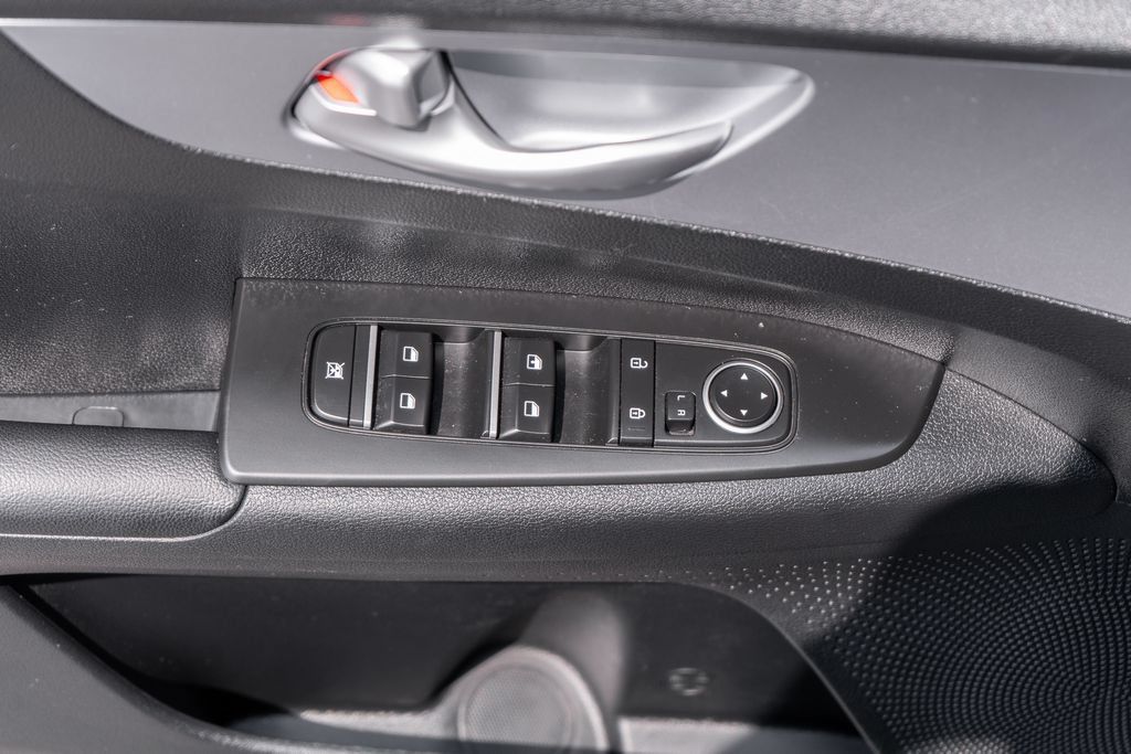 Used 2024 Kia Forte LXS w/ LXS Technology Package FWD image 17