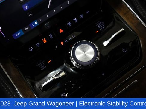 Used 2023 Jeep Grand Wagoneer 4WD image 23