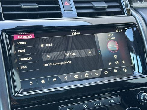 Used 2019 Land Rover Discovery HSE image 19