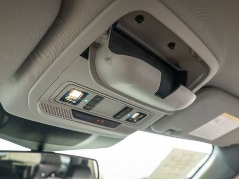 Used 2022 Ford Explorer XLT w/ Equipment Group 202A image 43