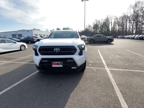 Certified 2025 Toyota Tacoma SR5 image 10