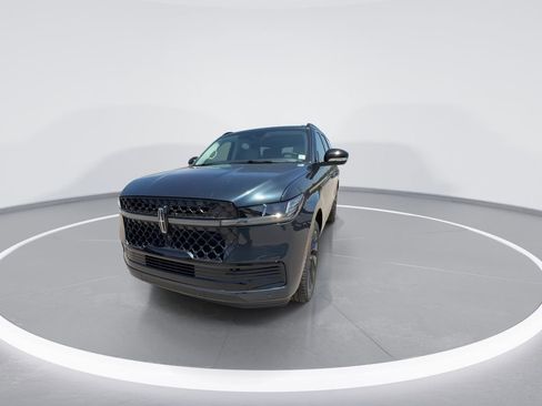 New 2026 Lincoln Navigator L Reserve w/ Jet Appearance Package AWD/4WD image 4