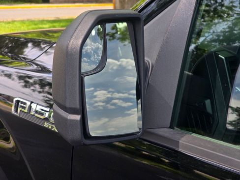 Used 2018 Ford F150 XL w/ Equipment Group 101A Mid AWD/4WD image 13