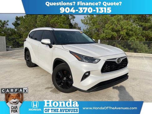 Used 2024 Toyota Highlander XLE image 1
