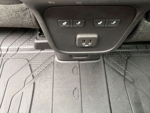Used 2019 Chevrolet Equinox Premier FWD image 23