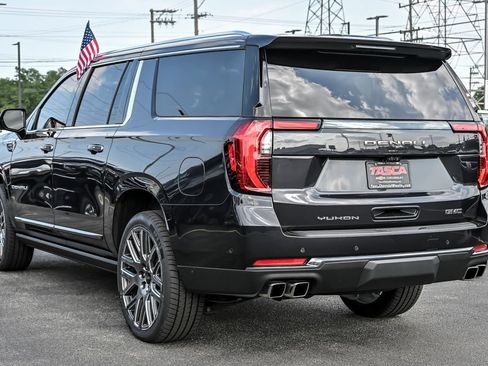 Used 2025 GMC Yukon XL Denali Ultimate AWD/4WD image 8