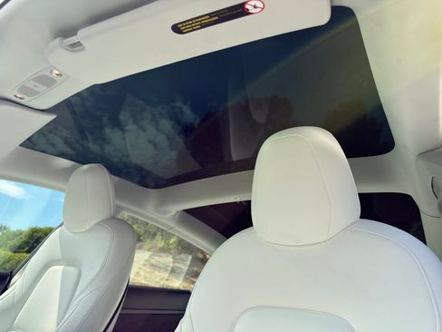 Used 2023 Tesla Model 3 Standard Range RWD image 18