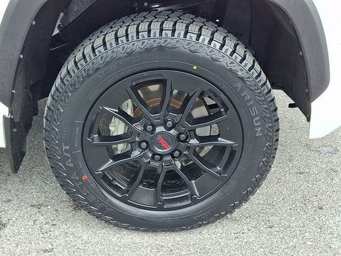 Used 2025 Toyota Tundra Limited w/ TRD Off-Road Package AWD/4WD image 8