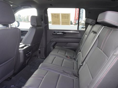 Used 2025 Chevrolet Suburban RST image 11
