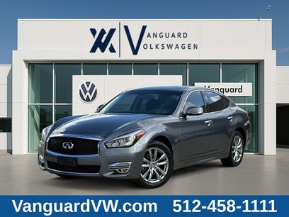 Used 2018 INFINITI Q70 Luxe