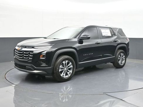 New 2026 Chevrolet Equinox LT w/ Safety and Technology Package FWD image 5