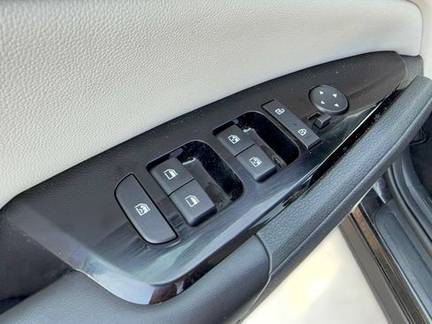 Used 2024 Kia Sportage EX FWD image 28