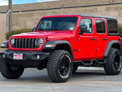 Used 2025 Jeep Wrangler Unlimited Sport AWD/4WD image 8