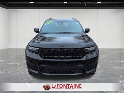 Certified 2024 Jeep Grand Cherokee L Laredo image 8