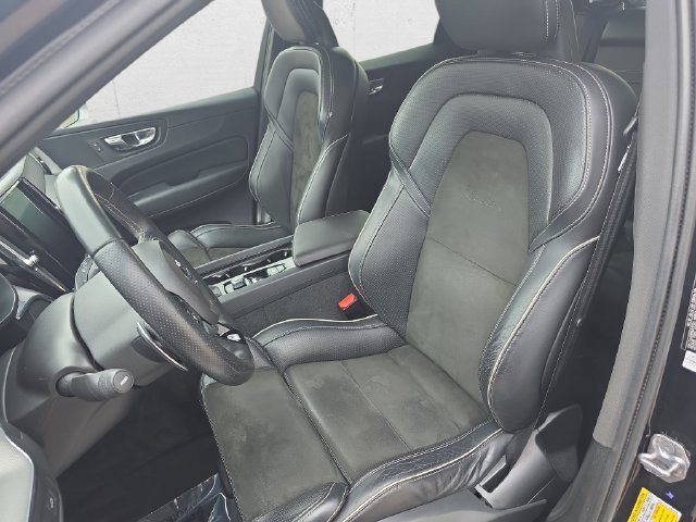 Used 2018 Volvo XC60 T6 R-Design w/ Convenience Package AWD/4WD image 15