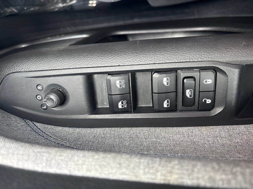 Used 2024 Jeep Compass Latitude AWD/4WD image 18