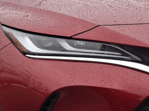 New 2024 Toyota Venza Limited image 9