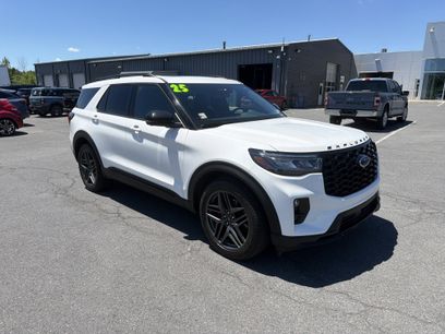 Used 2025 Ford Explorer ST