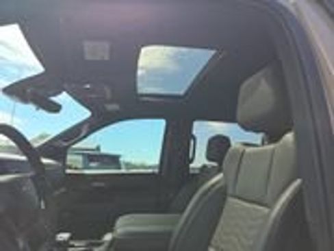 Used 2023 Chevrolet Silverado 1500 ZR2 w/ Technology Package image 5