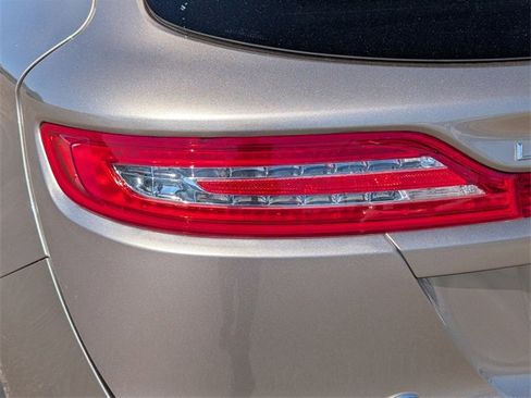 Used 2018 Lincoln MKC Reserve w/ Lincoln MKC Climate Package image 17