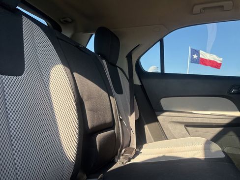 Used 2017 Chevrolet Equinox LT FWD image 25