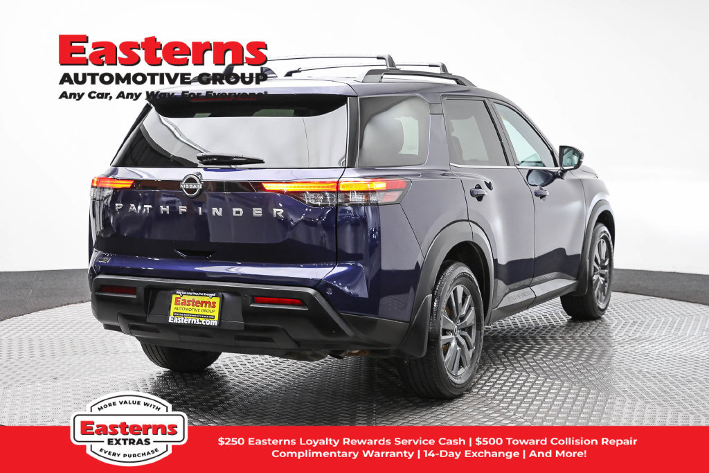 Used 2022 Nissan Pathfinder SV AWD/4WD image 7
