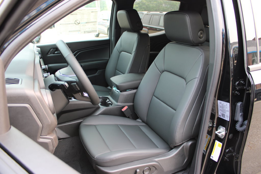 New 2026 Chevrolet Colorado Trail Boss w/ Midnight Edition AWD/4WD image 15