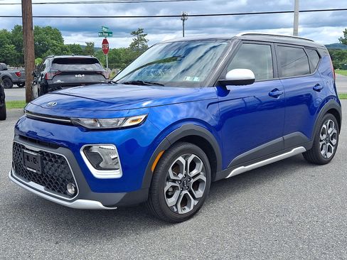 Certified 2021 Kia Soul X-Line FWD image 3