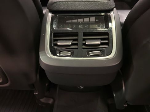Used 2018 Volvo XC60 T5 Inscription w/ Convenience Package image 27