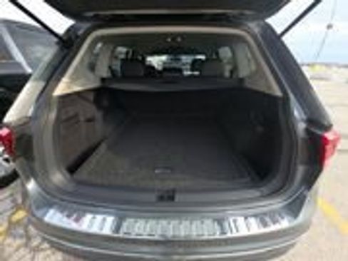 Used 2018 Volkswagen Tiguan SEL image 5