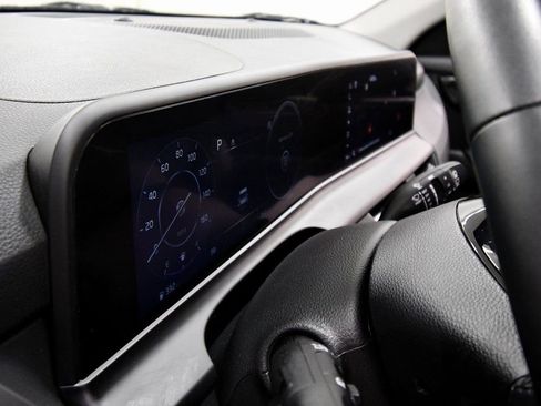 Certified 2025 Kia Seltos EX w/ EX Sunroof Package image 23