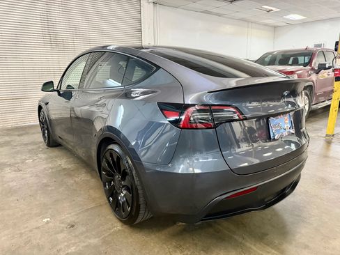 Used 2023 Tesla Model Y Performance AWD/4WD image 7